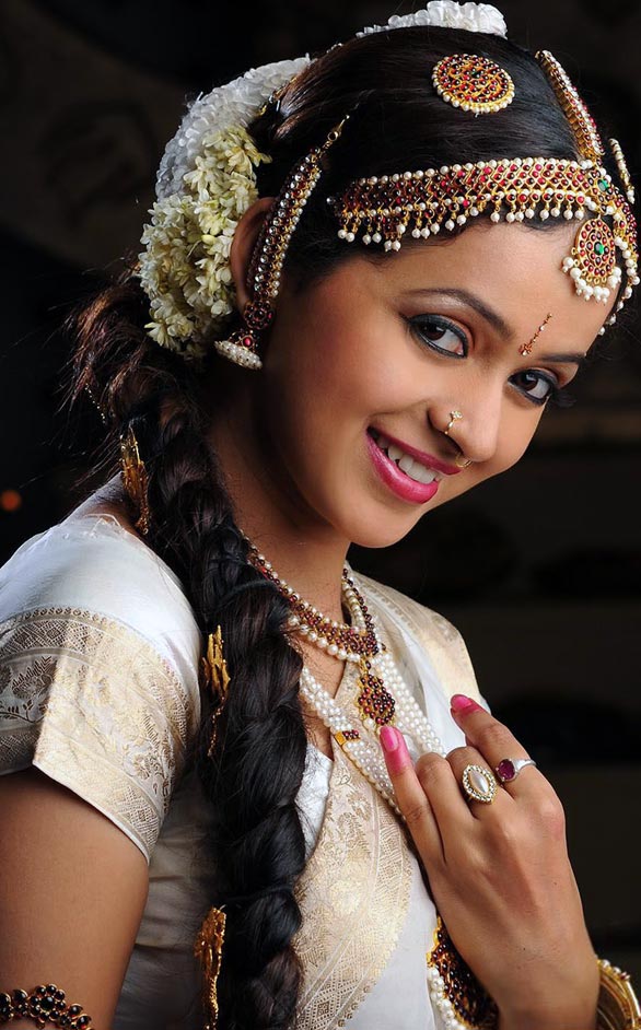 telugu actress bhavana in movie kutra